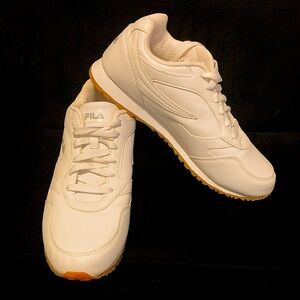 FILA White Athletic Shoes w/ Gum Sole Size 9.5